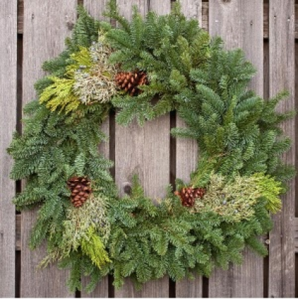 Mixed 18/34" Pine Wreath with Pine Cones