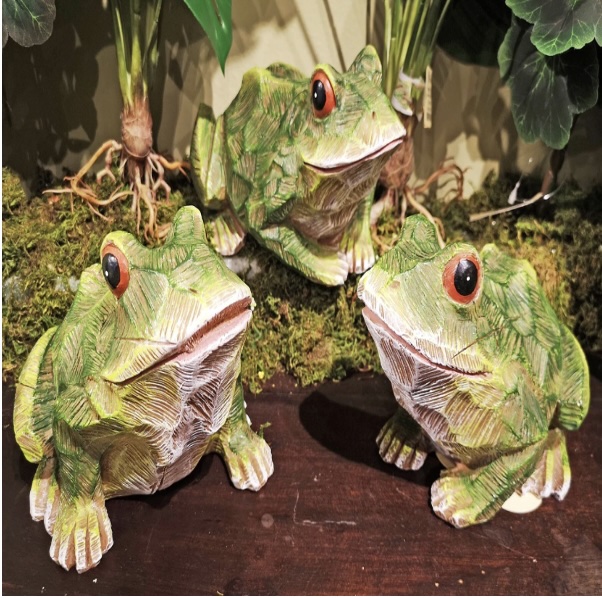 Frog Sitting Green 7.5"