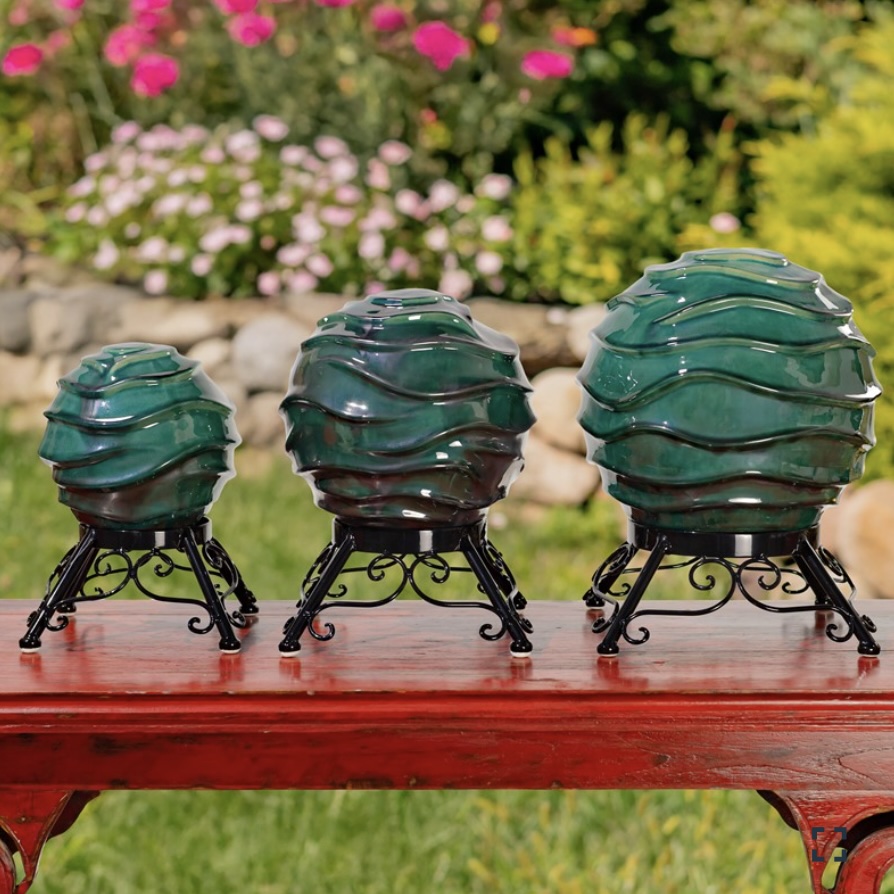 Blue Green Ceramic Wavy Globe Gazing Ball with Stand �Edinburgh� � Medium