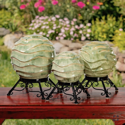 White & Green Ceramic Wavy Globe Gazing Ball with Stand �Lisbon� � Large