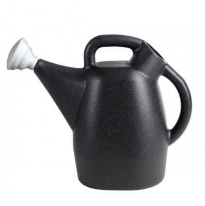 Chapin Black Watering Can 2 Gallon