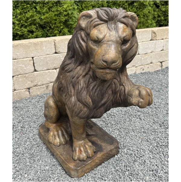 Lion (Left Paw Up)&nbsp;&nbsp;