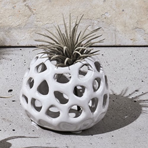 Gideon Planet Moon Pot