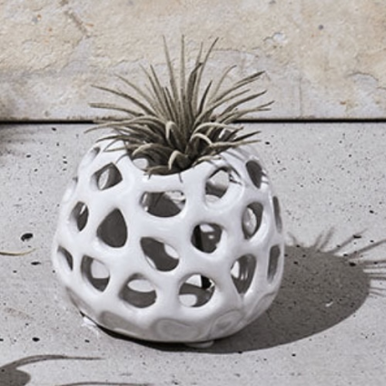 Gideon Planet Moon Pot