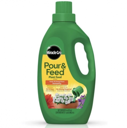 Miracle-Gro&reg; Pour & Feed Plant Food 32oz