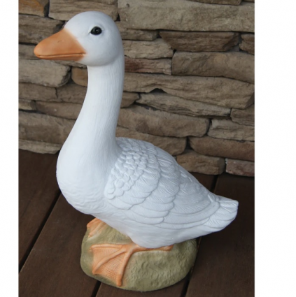 Large Goose Statue&nbsp;&nbsp;29"H X 13"L 26#
