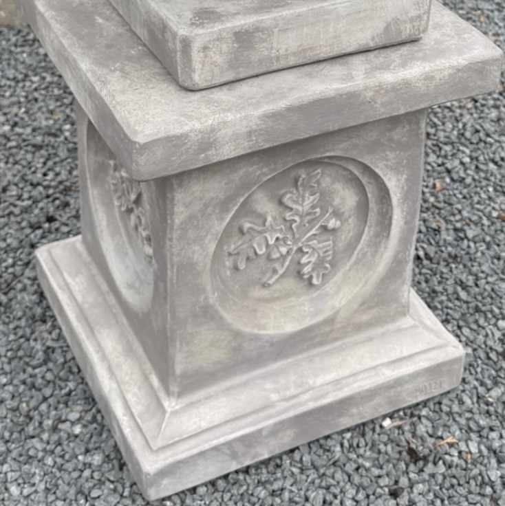 Leaf Motif Concrete Pedestal 9"