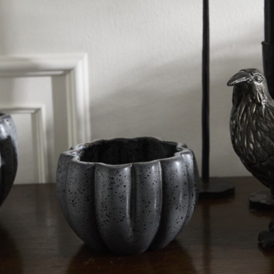 Black Spiced Pumpkin Pot 5.75"