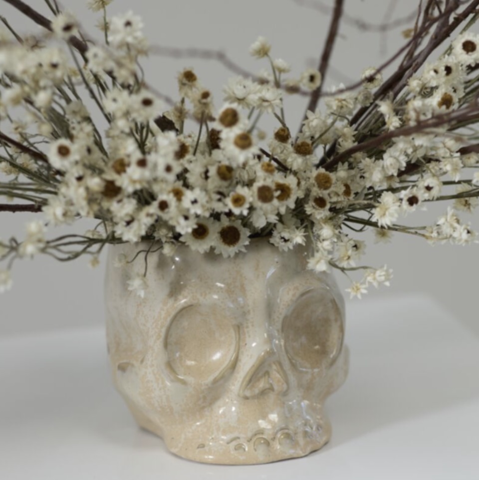 Haunting Skull Pot 5.5"