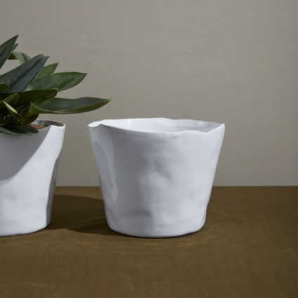 Journey White Pot 7"
