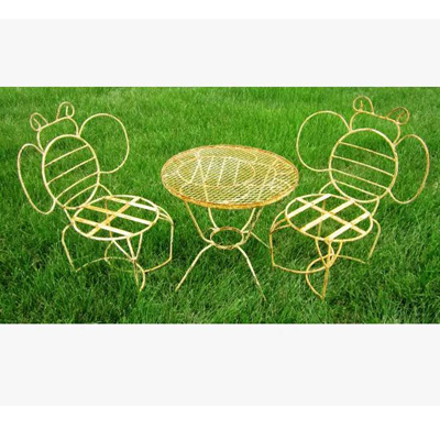 TABLE & 2 CHAIR SET, CHILD BEE