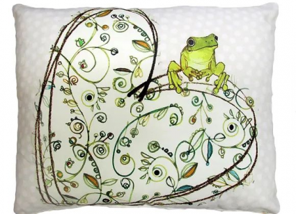 PILLOW, 19" X 24" FROG ON HEART