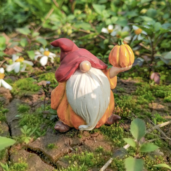 Fairy Gnome holding a Pumpkin 2.5"