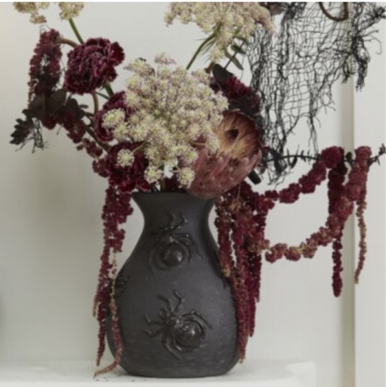 Scuttling Spiders Pot  