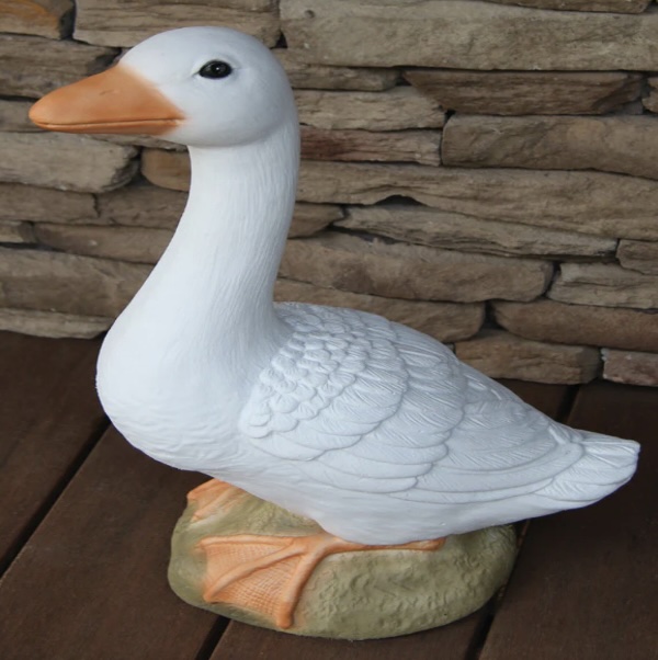 Large Goose Statue  29"H X 13"L 26#